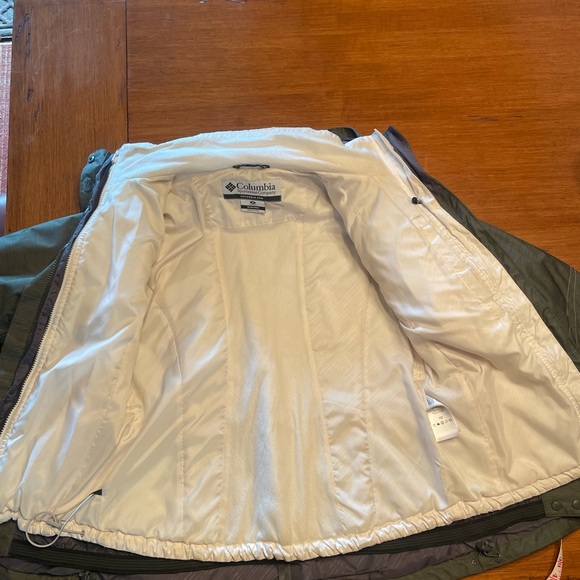 Columbia 3 in 1 jacket, Size M - Picture 10 of 14